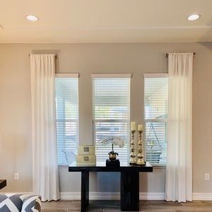 Beautiful curtains in ivory (set)